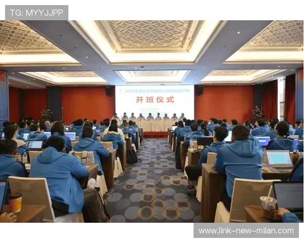 国际游泳短池巡回赛在基层泳馆开展裁判培训 国际游泳短池巡回赛在基层泳馆开展裁判培训