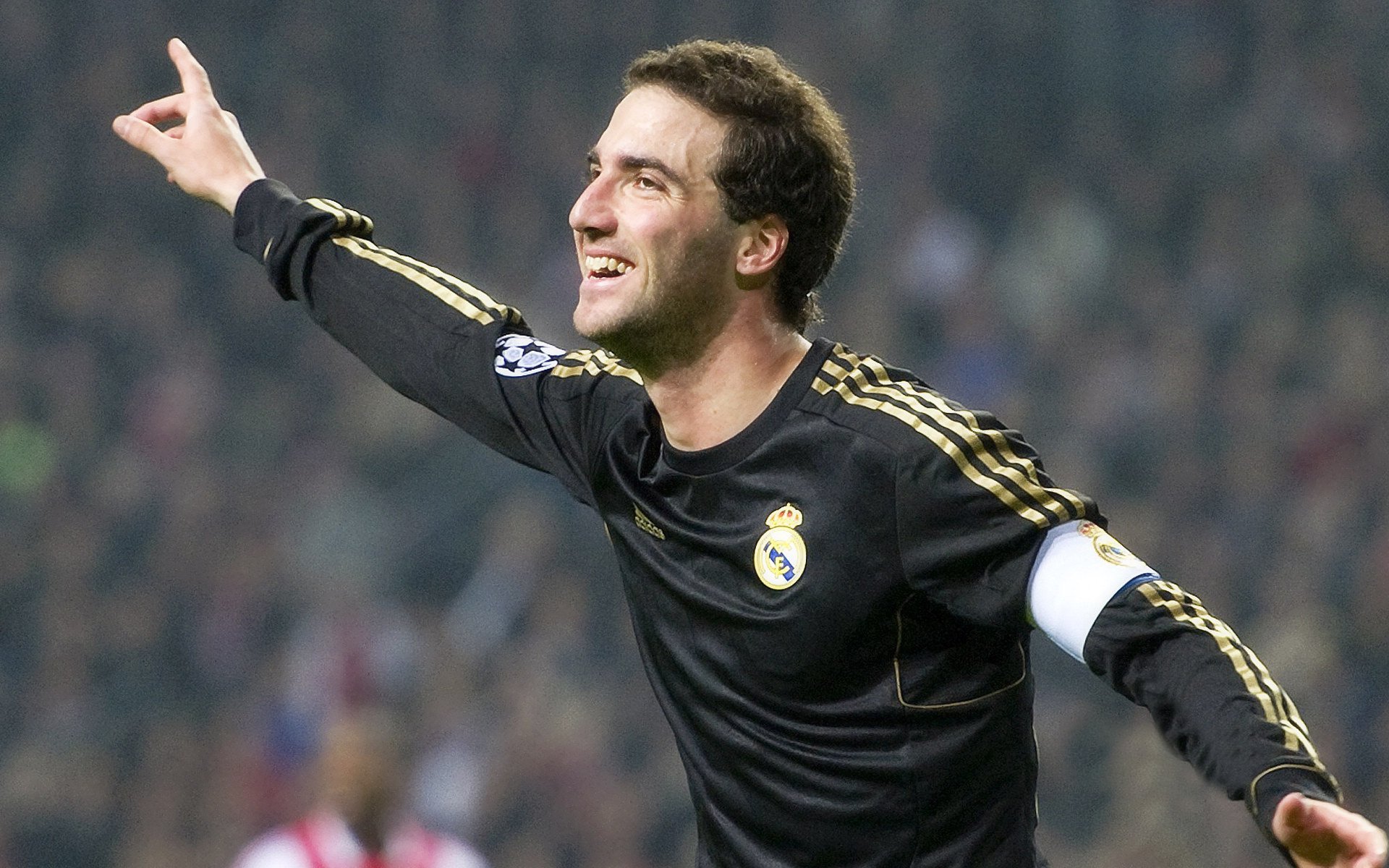 米兰体育官网首页-俱乐部跨国投资：引爆足球产业的新巨头，俱乐部 足球